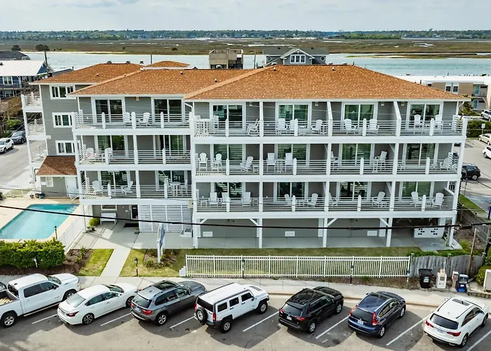 Sandpeddler Inn And Suites